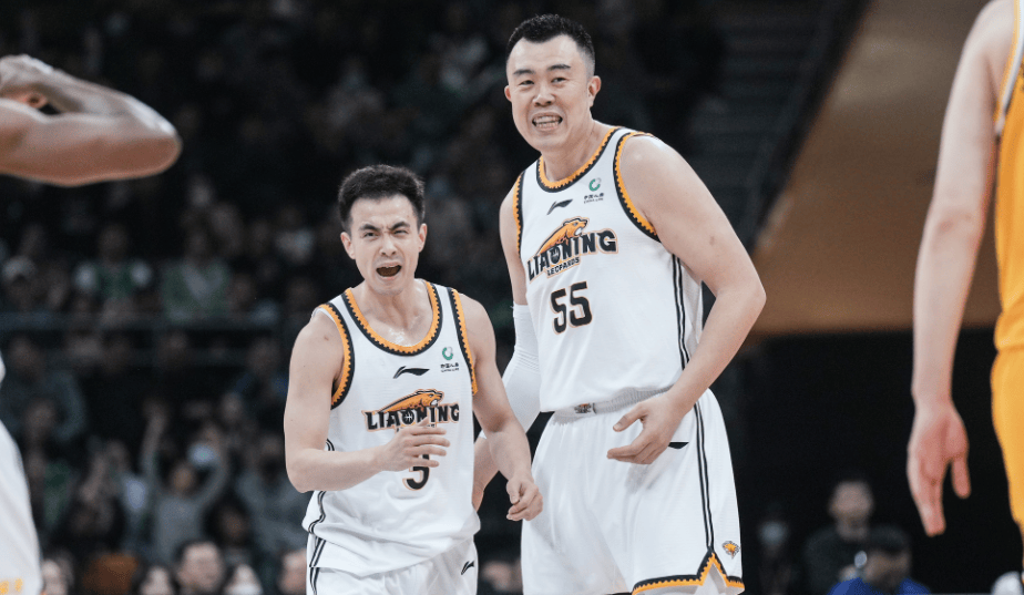 北京男篮对阵大连队，全队备战意志坚定