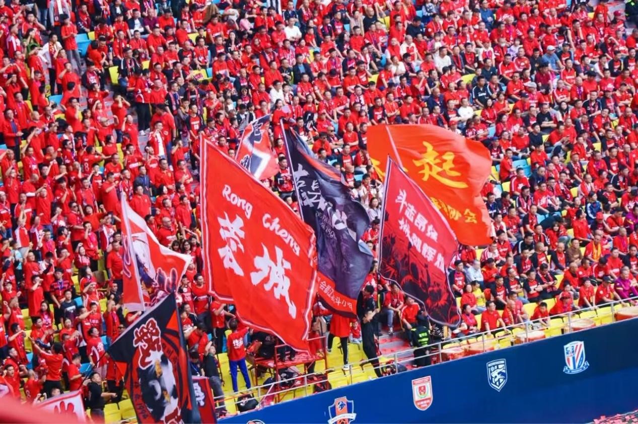 成都蓉城亚冠附加赛是在成都凤凰山举行
