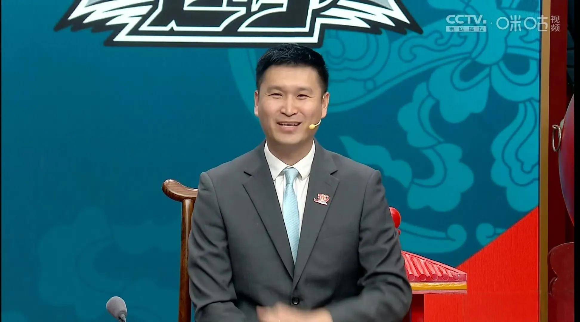 关于霍楠：中国篮球缺后卫，但我们的教练在身高门槛上设立太高的信息